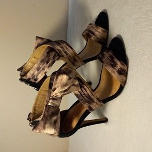 SCHUTZ Open Toe High Heel. 5B. Black. 4"